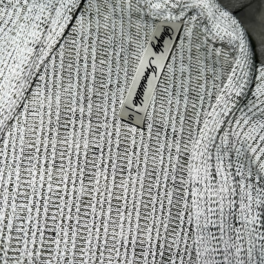 Cardigans - Picture 3 of 4